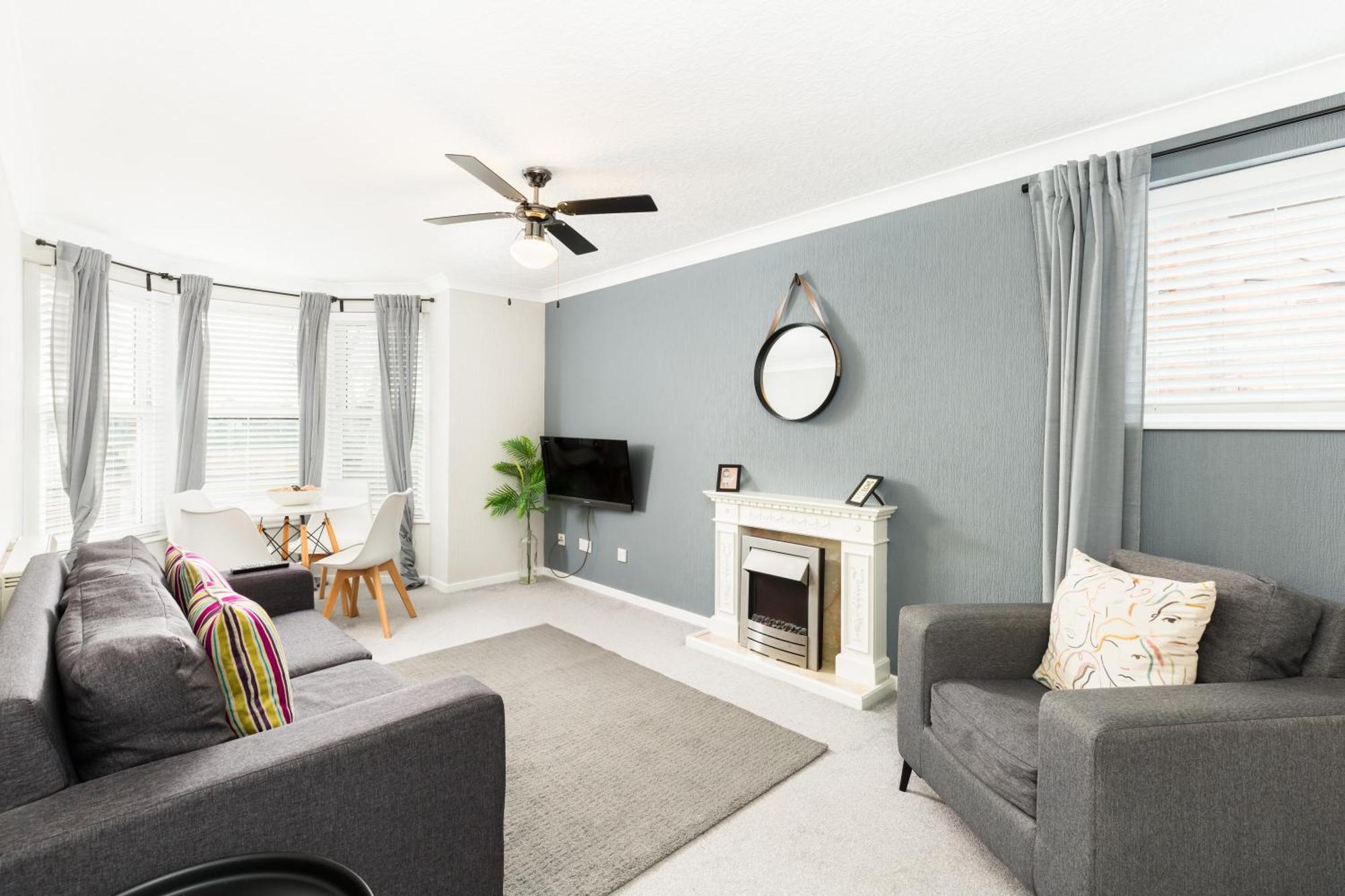 Modern 2-Bedroom Apartments With Free Parking In Leamington Spa Exterior photo