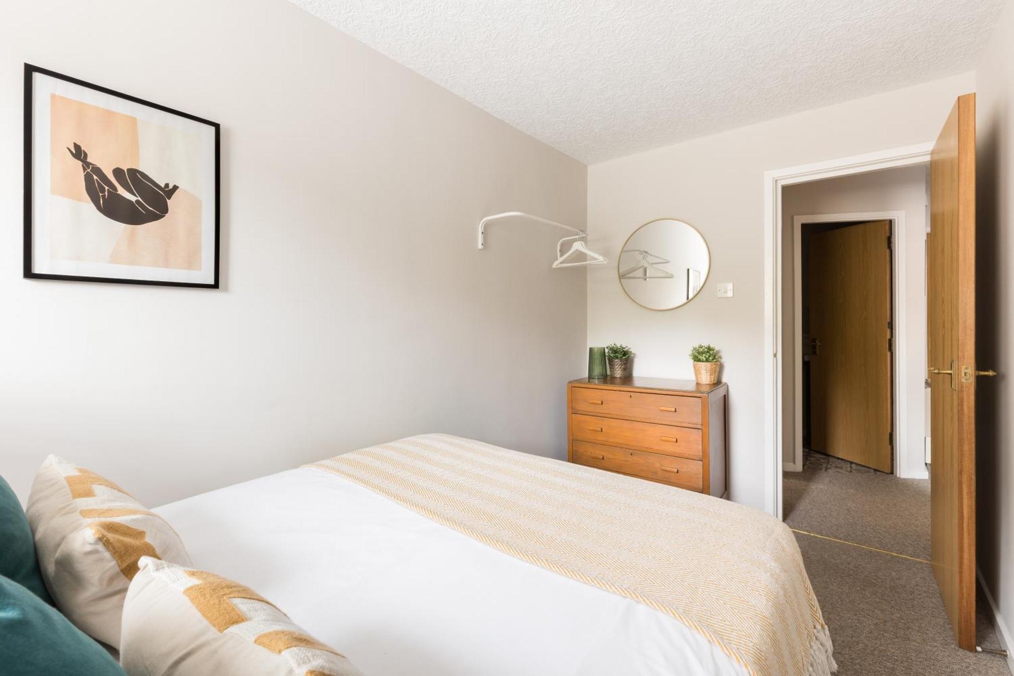 Modern 2-Bedroom Apartments With Free Parking In Leamington Spa Exterior photo