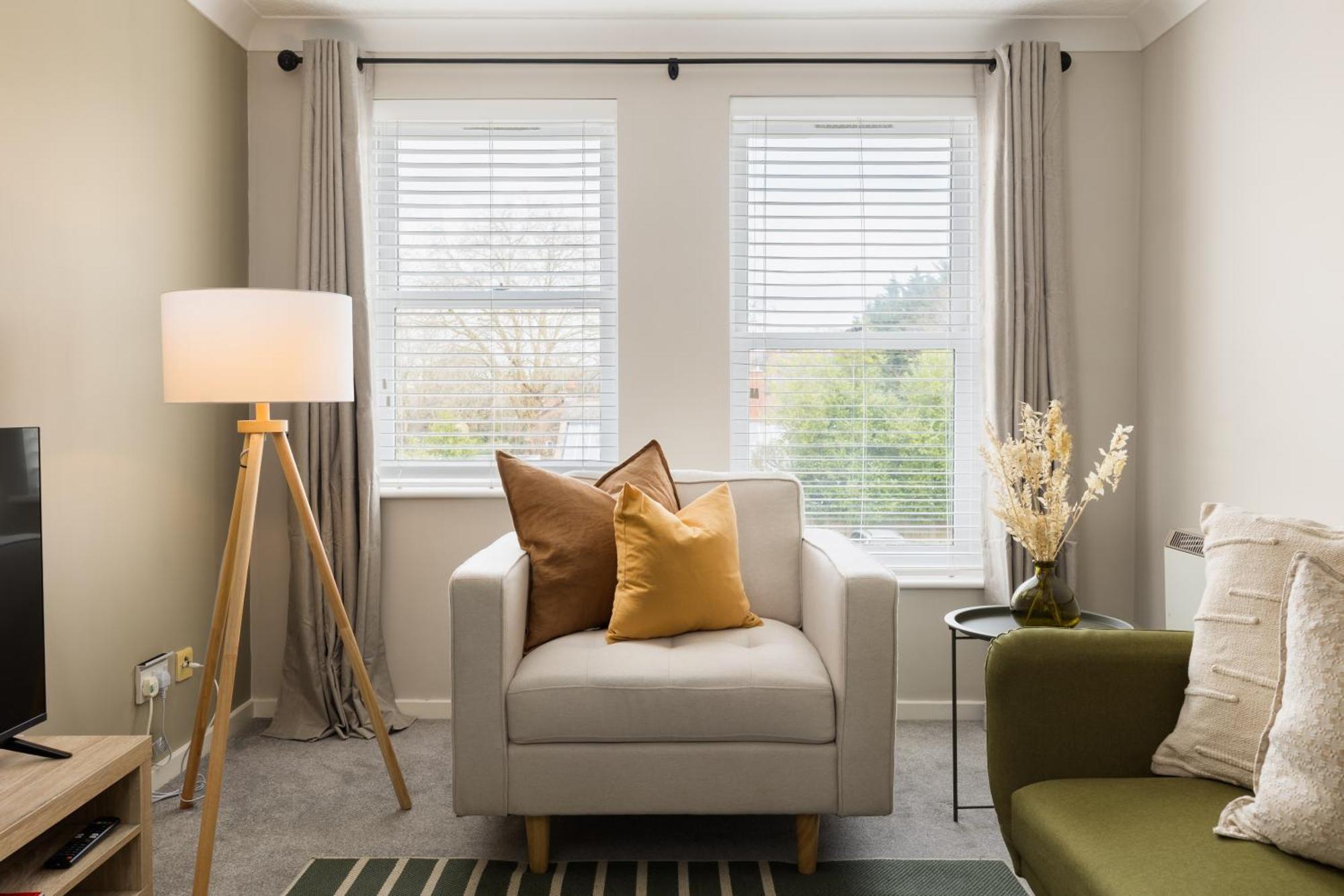 Modern 2-Bedroom Apartments With Free Parking In Leamington Spa Exterior photo