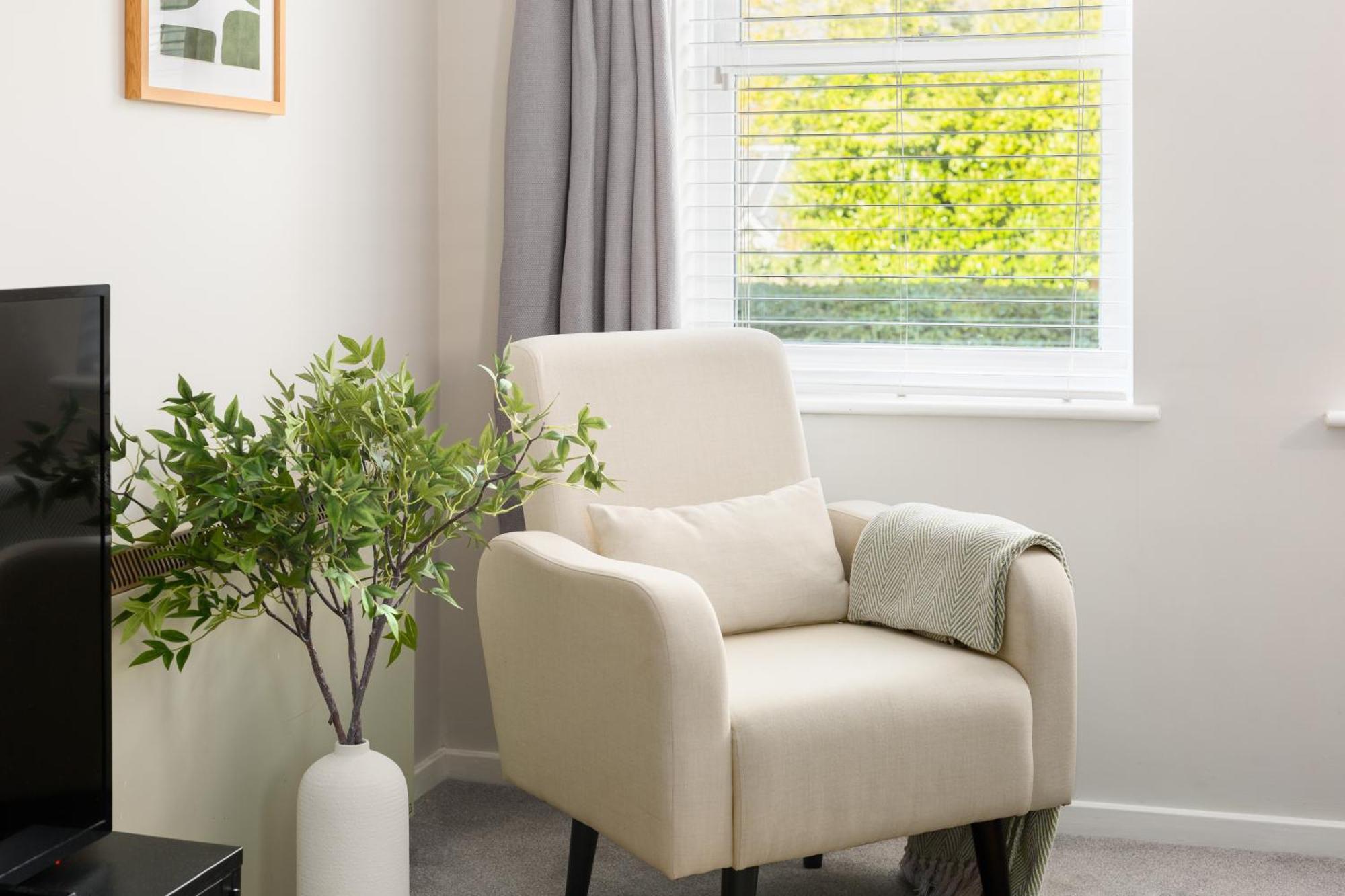 Modern 2-Bedroom Apartments With Free Parking In Leamington Spa Exterior photo