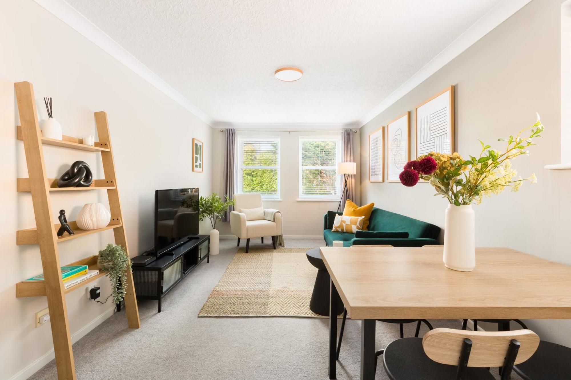 Modern 2-Bedroom Apartments With Free Parking In Leamington Spa Exterior photo